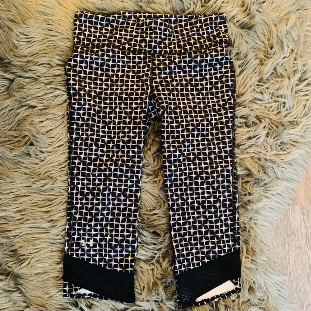 Knee length workout pants